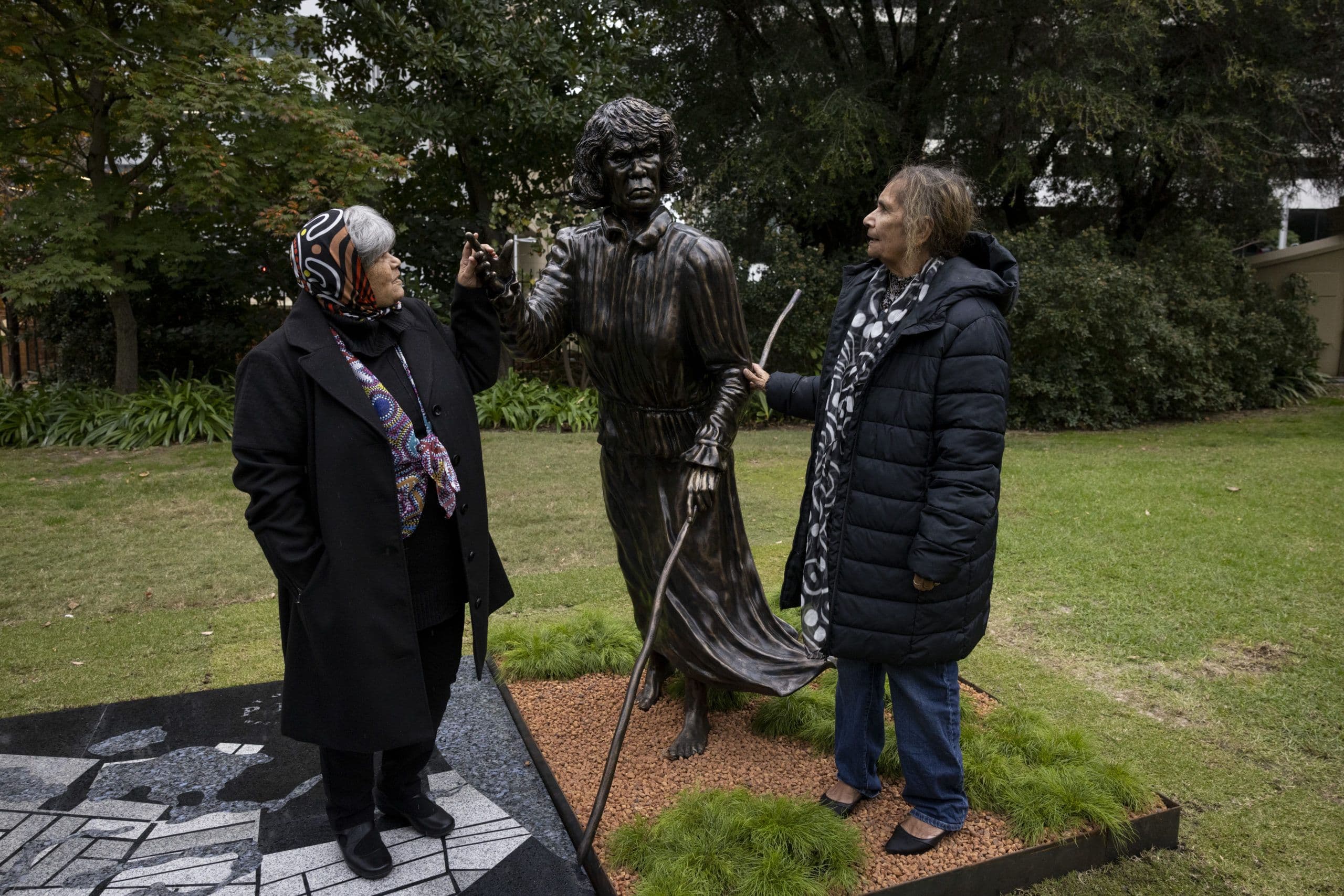 Landmark recognition at Government House for early female land rights warrior
